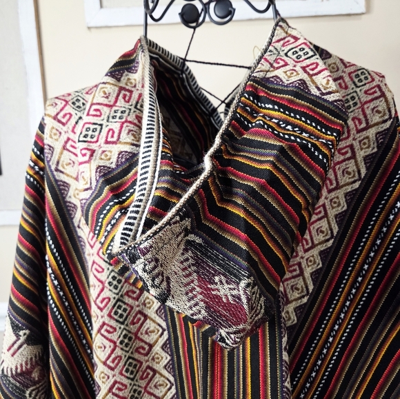 PERUVIAN Colorful Striped PonchoPeruvian Cuzco culture handmade by Peruvian arti - Picture 8 of 10
